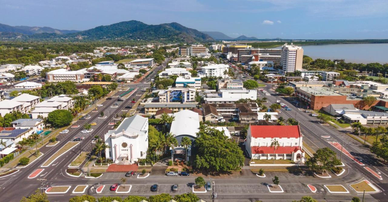 Heritage Cairns Hotel Екстер'єр фото